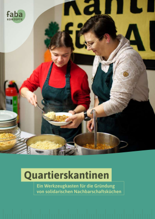 Coverbild des Werkzeugkastens Quartierskantinen. Man sieht zwei Frauen, die bei einer Essensausgabe einen Teller Essen anrichten
